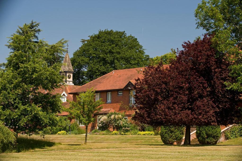 Hotel Roffey Park Venue Horsham Zewnętrze zdjęcie