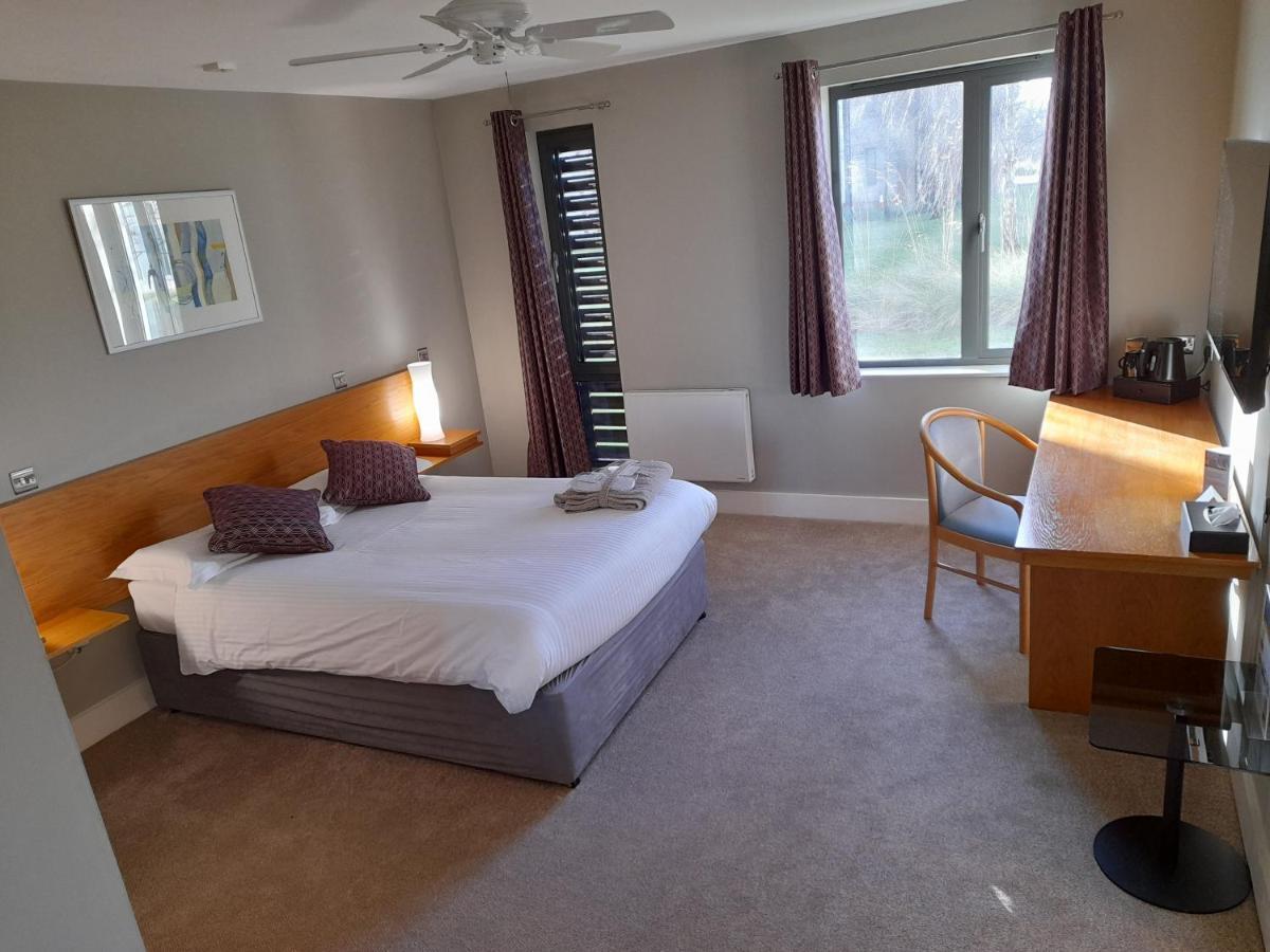 Hotel Roffey Park Venue Horsham Zewnętrze zdjęcie