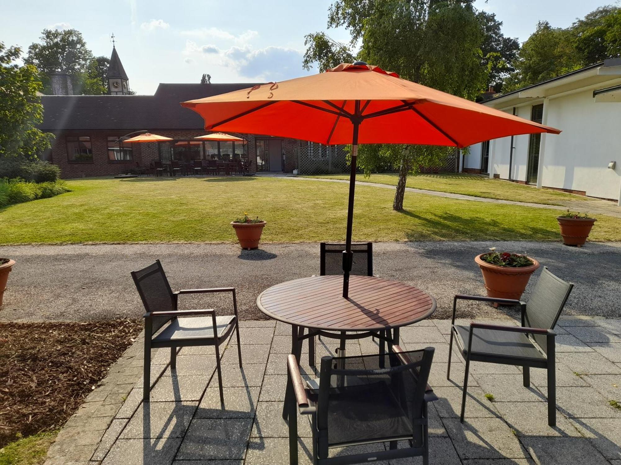 Hotel Roffey Park Venue Horsham Zewnętrze zdjęcie